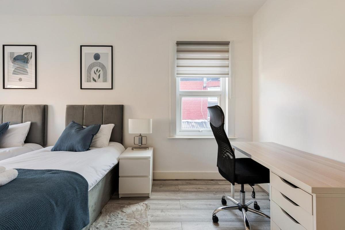 Appartement Modern 4 Bedroom House In Woodgreen Londen