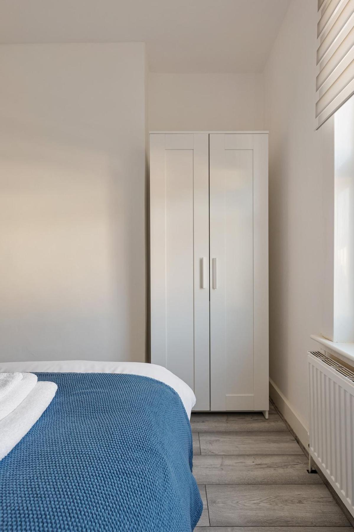 Modern 4 Bedroom House In Woodgreen Appartement Londen